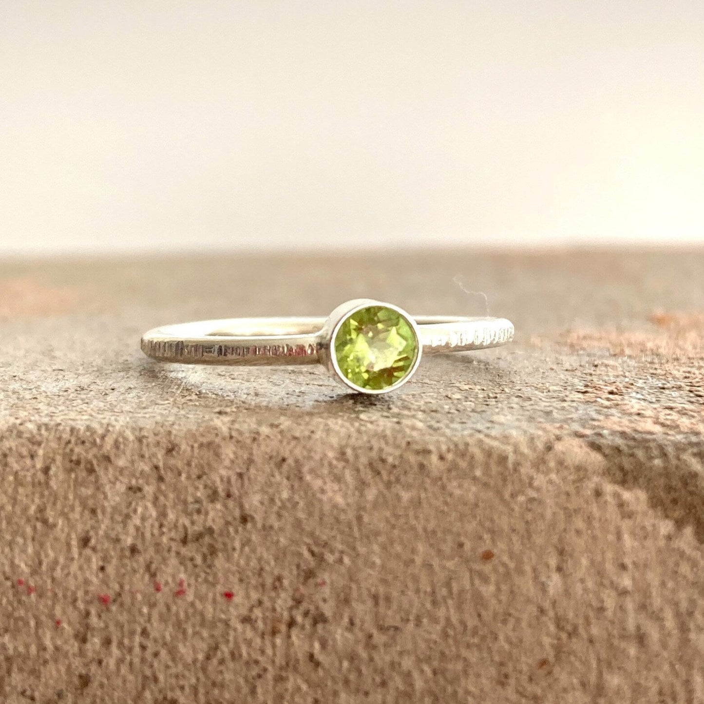 Peridot textured sterling silver stackable ring.