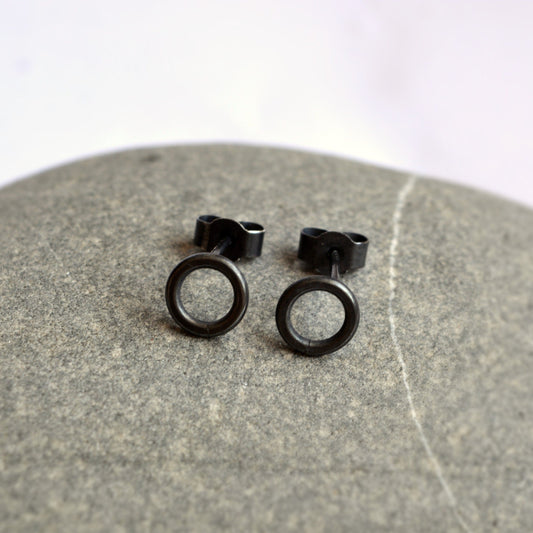 Oxidised sterling silver circle stud earrings.