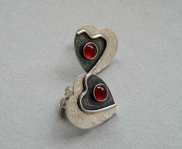 Carnelian sterling silver heart stud earrings.