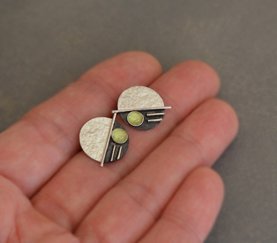 Peridot August birthstone sterling silver disc stud earrings.