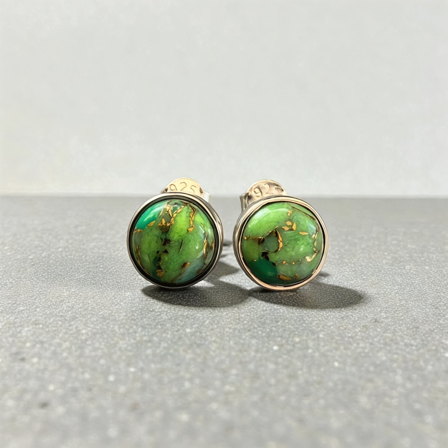 Green Mohave Round Stud Earrings in 925 Sterling Silver