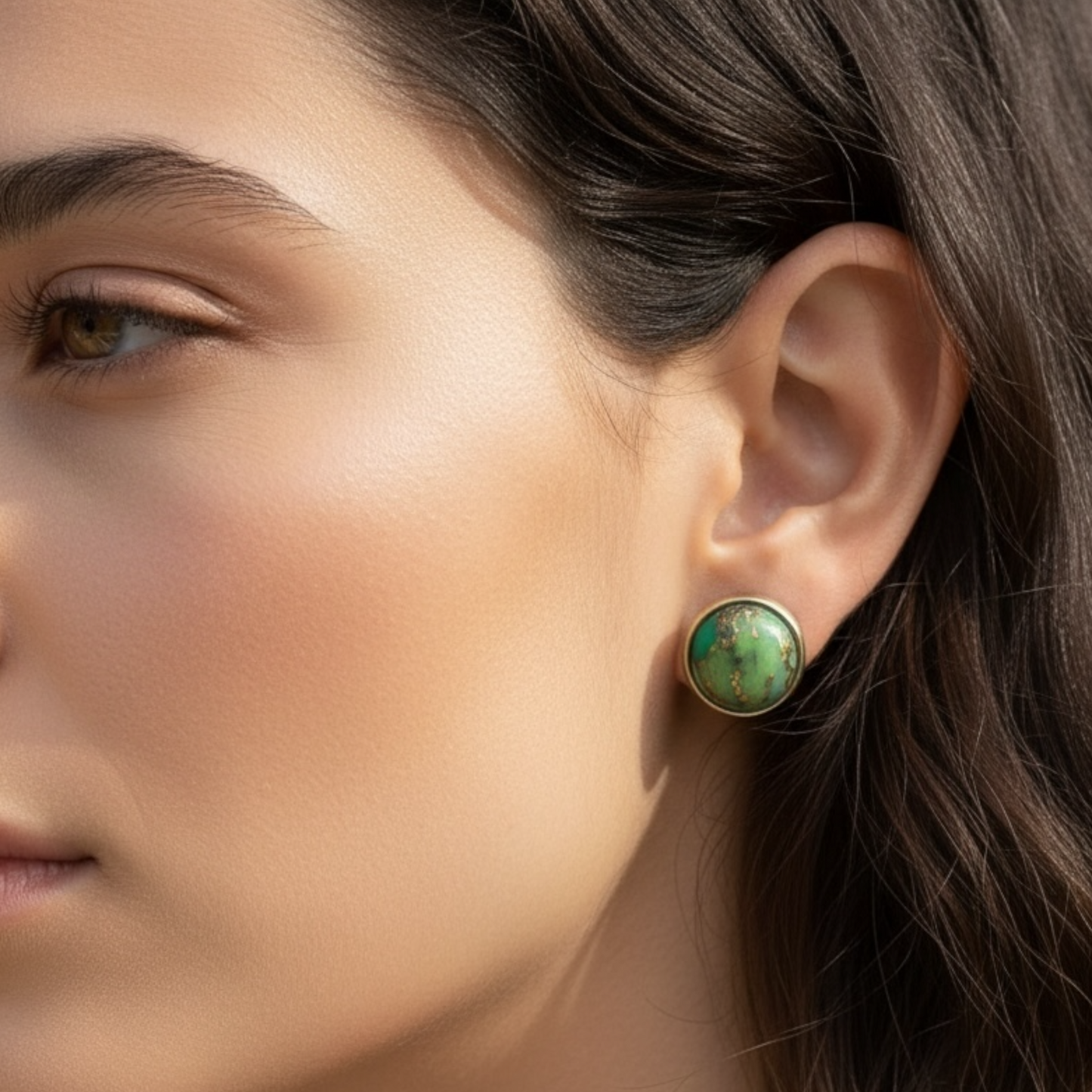 Green Mohave Round Stud Earrings in 925 Sterling Silver