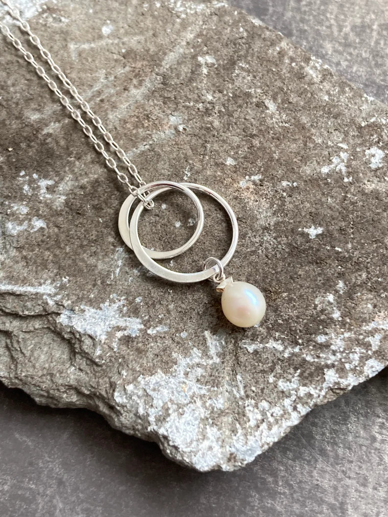 Freshwater Pearl Infinity Circle Necklace – Sterling Silver Interlocking Circles Necklace