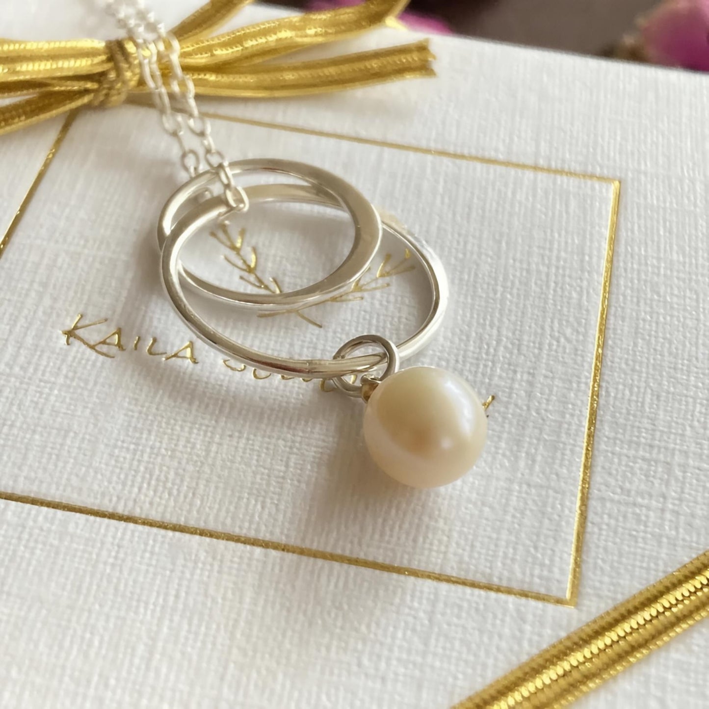 Freshwater Pearl Infinity Circle Necklace – Sterling Silver Interlocking Circles Necklace