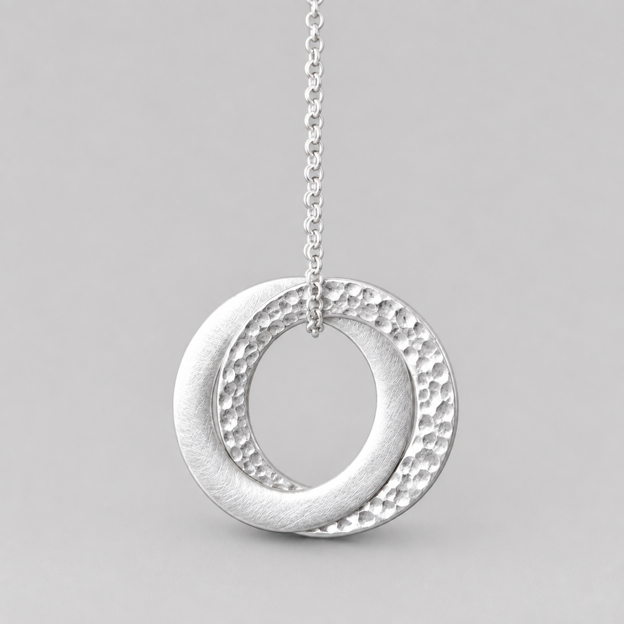 Sterling Silver Interlocking Circle Necklace