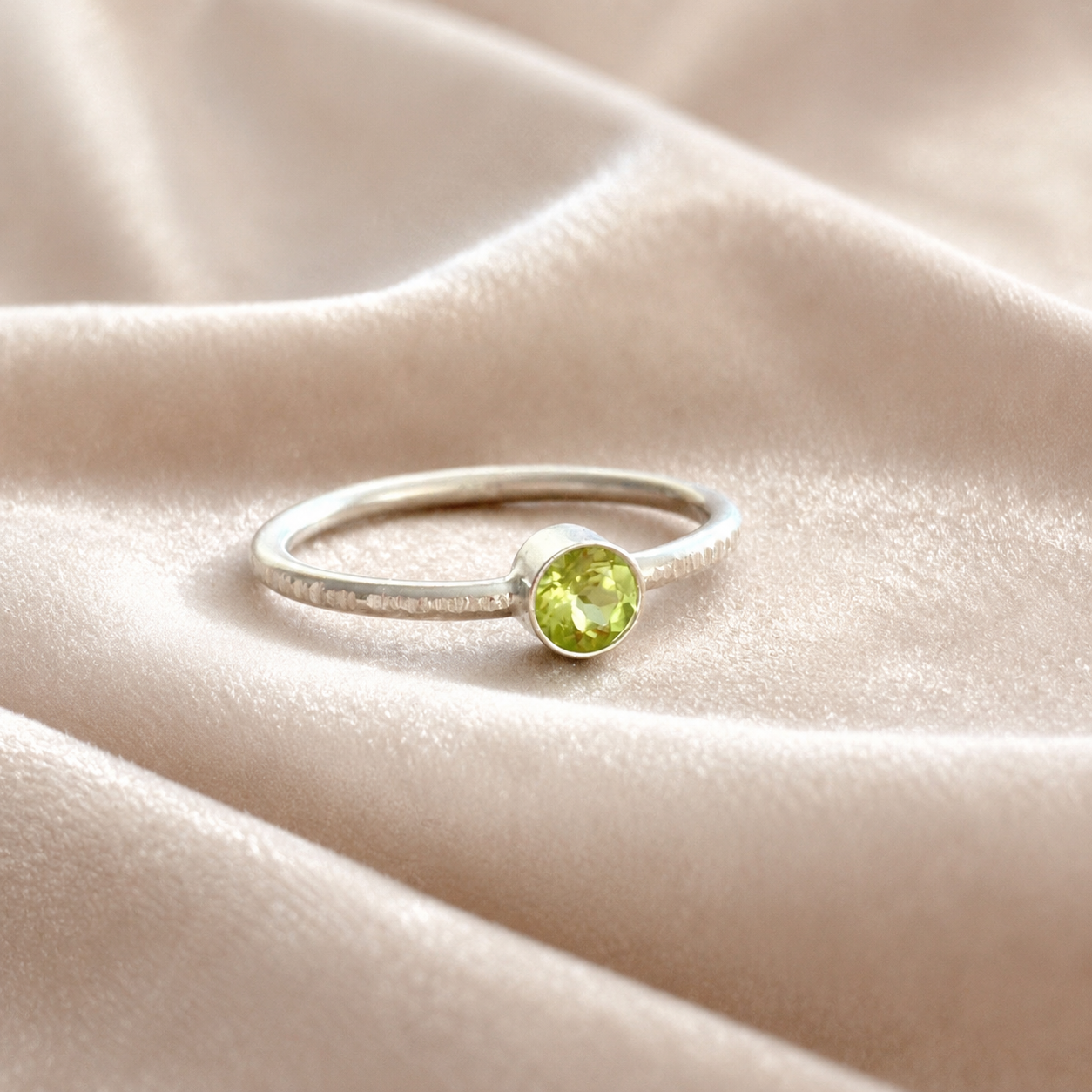 Peridot textured sterling silver stackable ring.