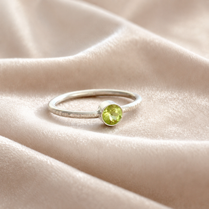 Peridot textured sterling silver stackable ring.
