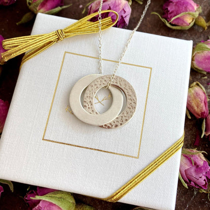 sterling silver interlocking circle necklace