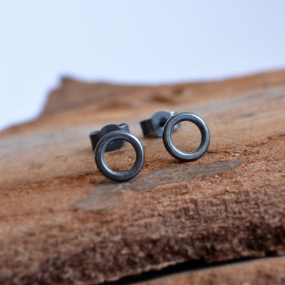 Oxidised sterling silver circle stud earrings.