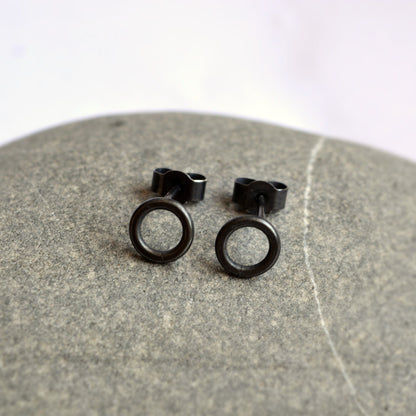 Oxidised sterling silver circle stud earrings.